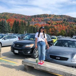 Meet your Posher, Aira.